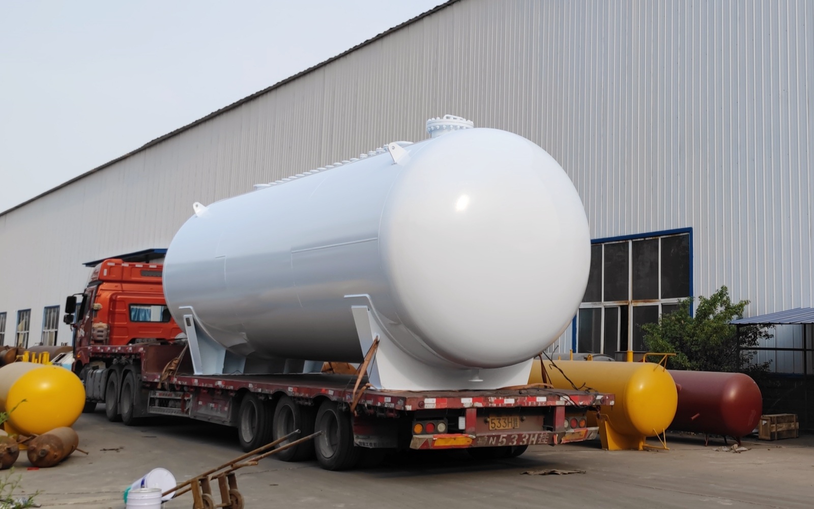 儲(chǔ)罐容器_壓力容器_低溫儲(chǔ)罐_菏澤花王壓力容器